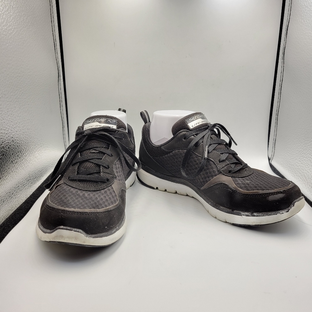 Skechers Black Lite-Weight Memory Foam Sneakers Sz 8